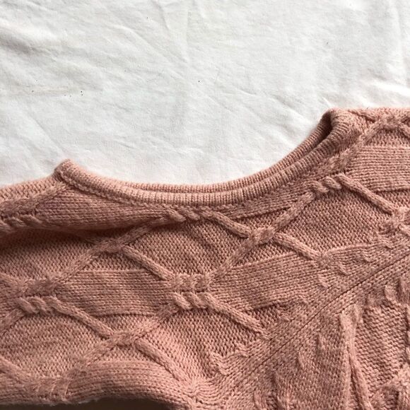 St. John's Bay Women’s Sweater Peach Crew Neck Cold Shoulder Size Small - Picture 6 of 7